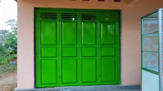 pintu besi untuk garasi rumah yang anti rayap karya tukang las jogja