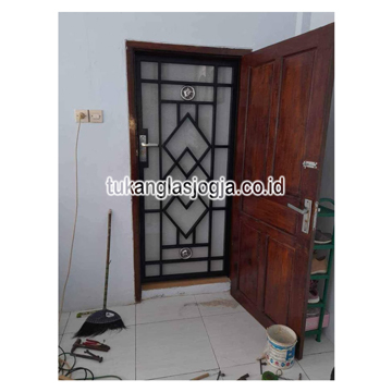 Jasa Pembuatan Teralis Pintu Kota Magelang