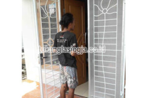 Jasa Pembuatan Teralis Pintu Kota Pekalongan