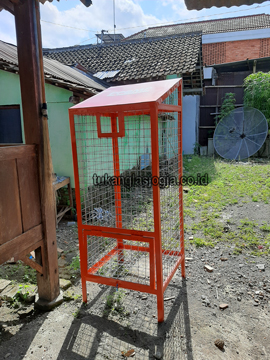 Tempat Sampah Botol Plastik