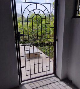 Teralis Pintu Minimalis